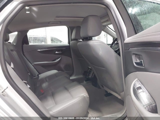Chevrolet IMPALA 1LT 2018 2G1105S32J9176377 Image 8