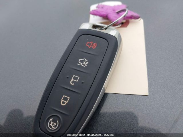 1FMCU0JX0GUA65149 Ford Escape Titanium