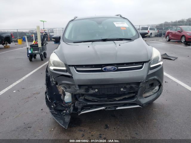 1FMCU0JX0GUA65149 Ford Escape Titanium