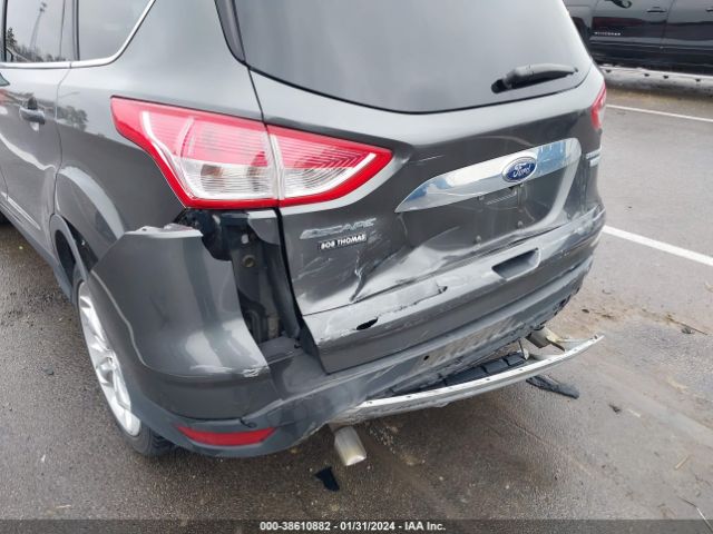 1FMCU0JX0GUA65149 Ford Escape Titanium