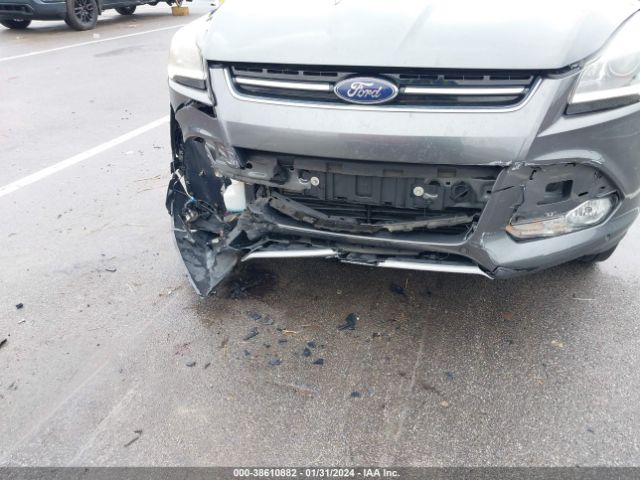 1FMCU0JX0GUA65149 Ford Escape Titanium