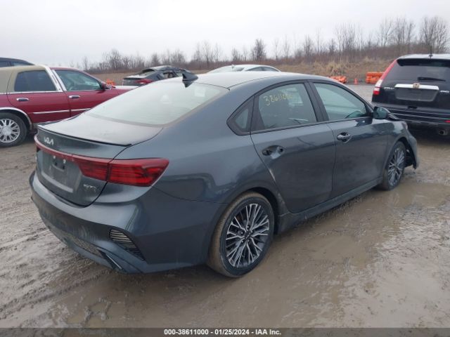 3KPF54AD7NE500305 KIA Forte Gt-line