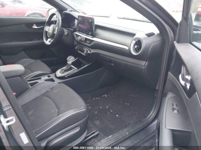 3KPF54AD7NE500305 KIA Forte Gt-line