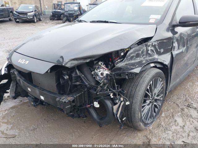 3KPF54AD7NE500305 KIA Forte Gt-line