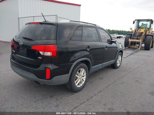 KIA Sorento Lx V6 2015 5XYKT4A74FG594260 Image 4