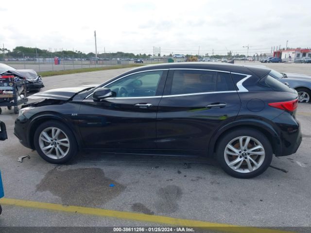 SJKCH5CP9JA047368 Infiniti Qx30 Luxury