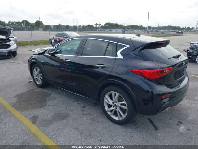 SJKCH5CP9JA047368 Infiniti Qx30 Luxury