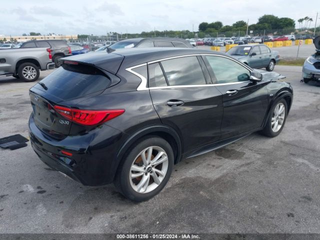 SJKCH5CP9JA047368 Infiniti Qx30 Luxury