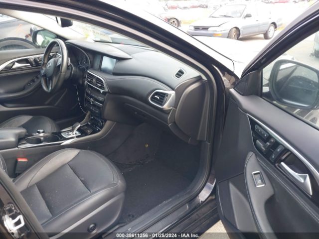SJKCH5CP9JA047368 Infiniti Qx30 Luxury