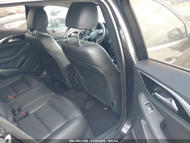 SJKCH5CP9JA047368 Infiniti Qx30 Luxury