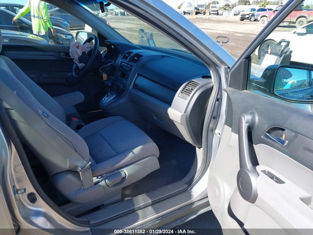 2008 HONDA CR-V LX VIN: JHLRE38318C012499
