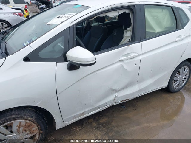 Honda FIT LX 2016 JHMGK5H55GX018046 Image 6