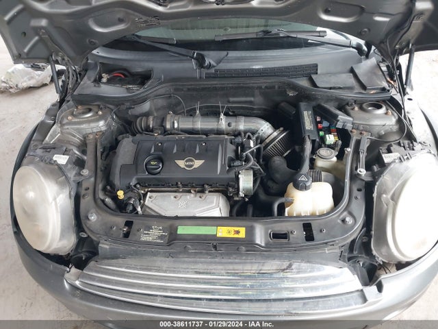2010 MINI COOPER WMWMF3C56ATZ26621 Photo 9