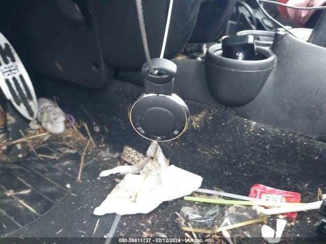 2010 MINI COOPER WMWMF3C56ATZ26621 Photo 10