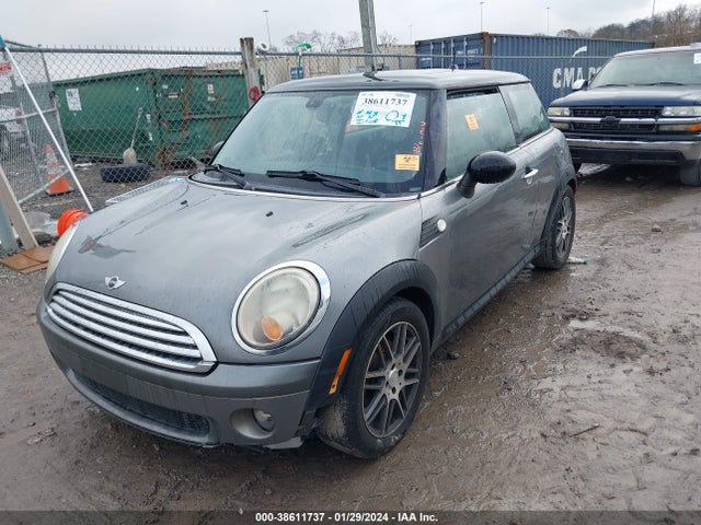 2010 MINI COOPER WMWMF3C56ATZ26621 Photo 5