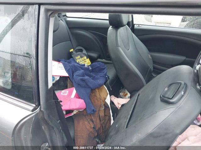 2010 MINI COOPER WMWMF3C56ATZ26621 Photo 7