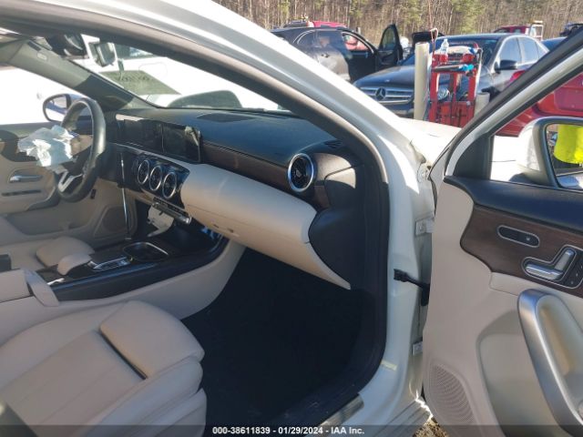 WDD3G4FB3KW021360 Mercedes-Benz A 220 4matic