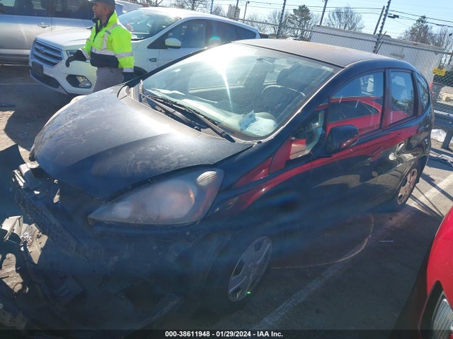 2013 HONDA FIT VIN: JHMGE8H3XDC052123