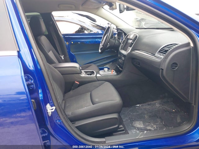 Chrysler 300 Touring 2019 2C3CCAAG8KH684174 Image 5