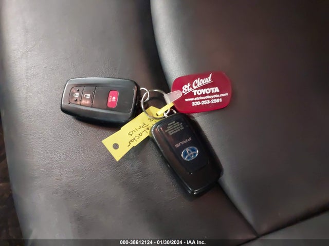 Toyota Prius Four 2018 JTDKARFUXJ3551945 Image 11
