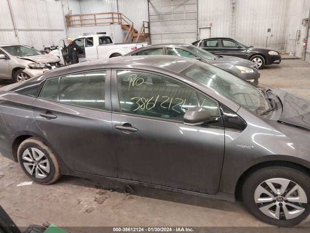 Toyota Prius Four 2018 JTDKARFUXJ3551945 Image 14