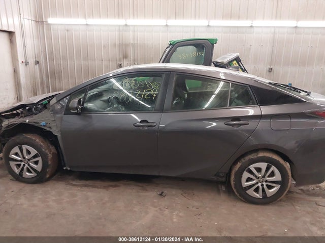 Toyota Prius Four 2018 JTDKARFUXJ3551945 Image 15