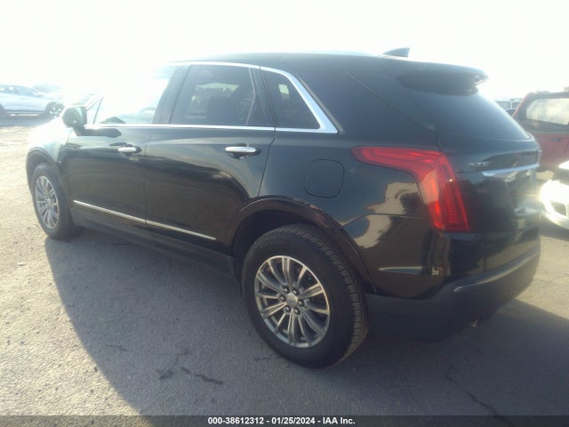 2017 CADILLAC XT5 1GYKNBRS2HZ107692 Photo 2