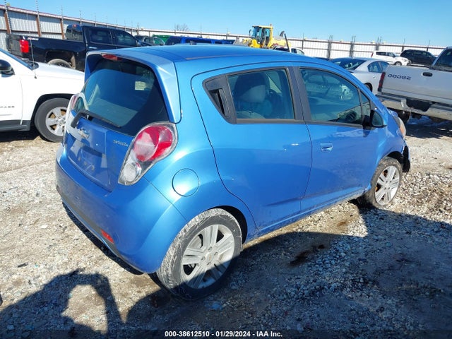 Chevrolet Spark 1lt Auto 2014 KL8CD6S95EC402577 Image 4