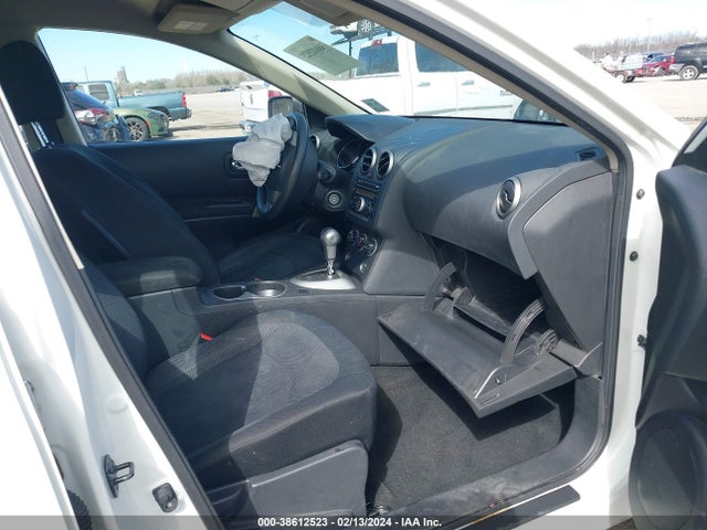 2015 NISSAN ROGUE SELECT S VIN: JN8AS5MT0FW654135