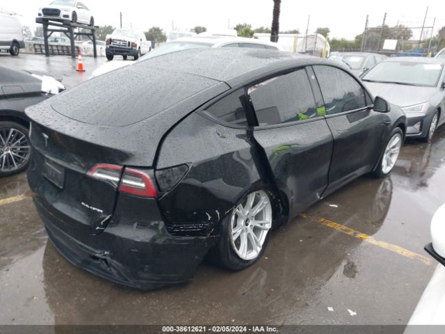 2021 TESLA MODEL Y 5YJYGDEE7MF241569 Photo 3