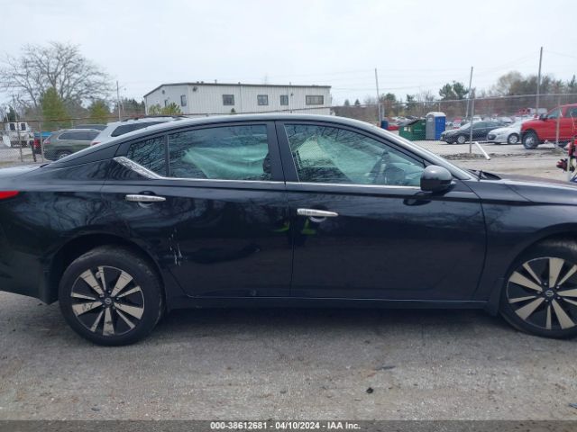 1N4BL4DW8MN325564 Nissan Altima Sv Intelligent Awd