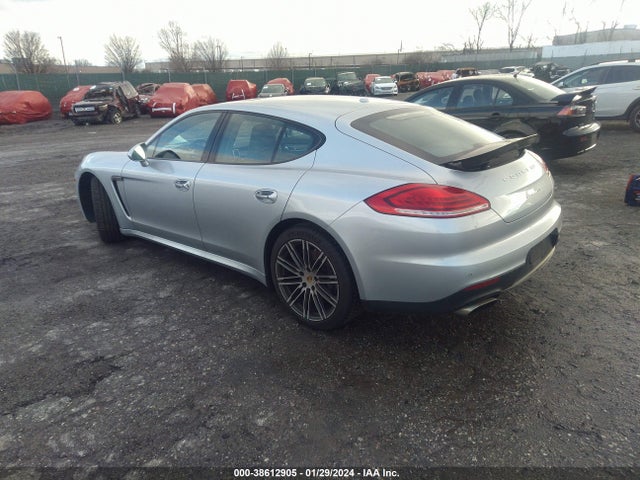 2016 PORSCHE PANAMERA WP0AA2A71GL007637 Photo 2