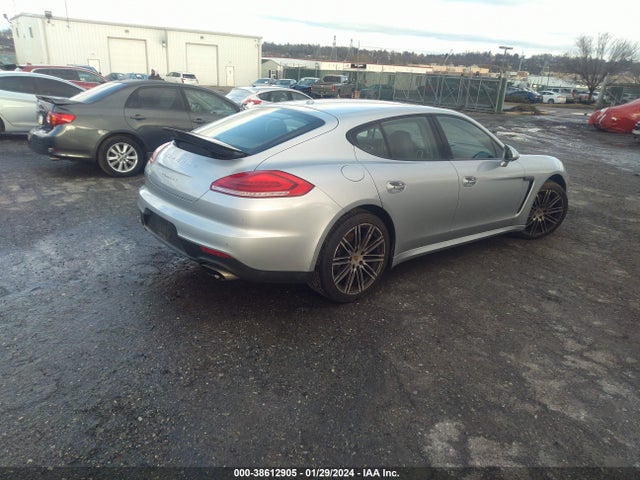 2016 PORSCHE PANAMERA WP0AA2A71GL007637 Photo 3