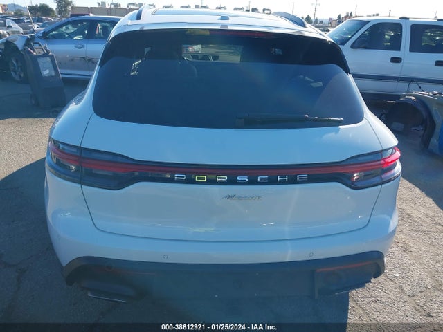 Porsche Macan 2022 WP1AA2A52NLB12312 Image 16