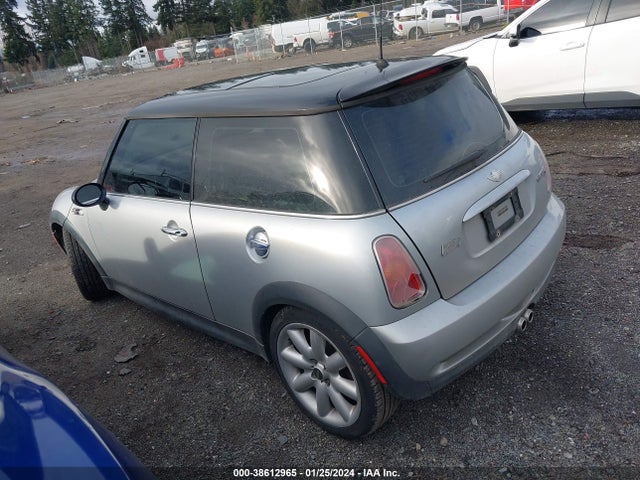 2004 MINI COOPER S WMWRE33414TD86974 Photo 2