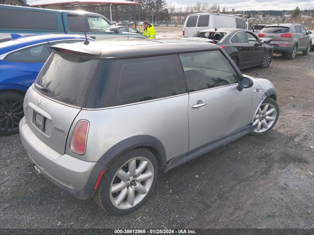 2004 MINI COOPER S WMWRE33414TD86974 Photo 3