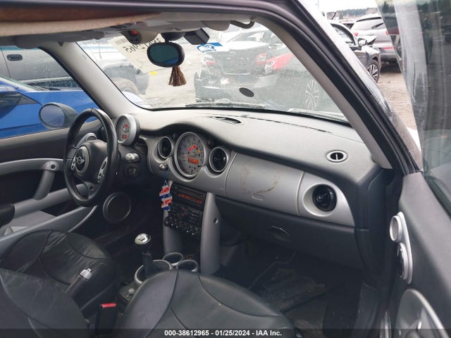 2004 MINI COOPER S WMWRE33414TD86974 Photo 4