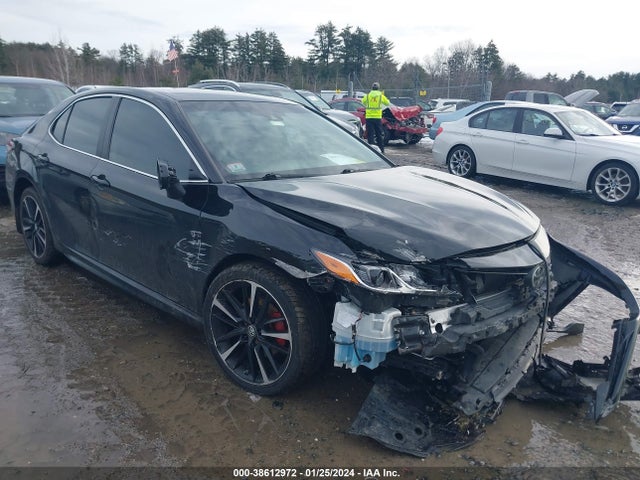2019 4T1B11HK0KU734727 main image