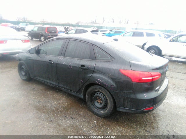 Ford FOCUS S 2015 1FADP3E2XFL351827 Image 3