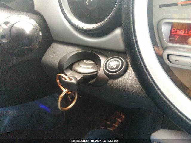 2010 MINI COOPER WMWMF3C57ATU78065 Photo 10