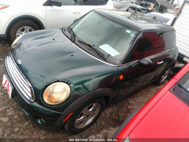 2010 MINI COOPER WMWMF3C57ATU78065 Photo 1
