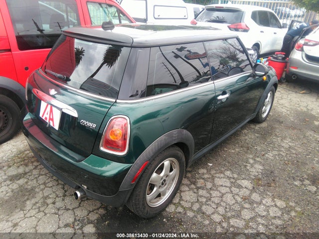 2010 MINI COOPER WMWMF3C57ATU78065 Photo 3