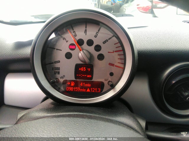 2010 MINI COOPER WMWMF3C57ATU78065 Photo 6