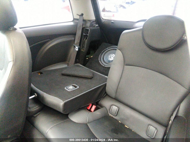 2010 MINI COOPER WMWMF3C57ATU78065 Photo 7