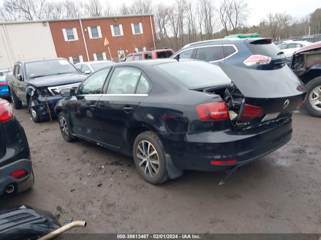 3VWDB7AJ8JM261934 Volkswagen Jetta 1.4t Se/1.4t Wolfsburg Edition