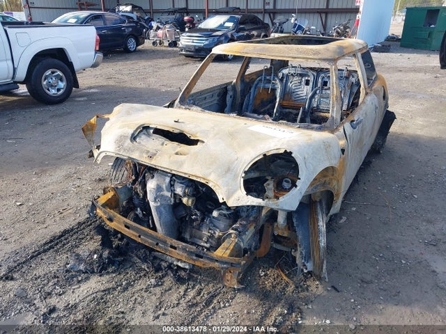 2010 MINI JOHN COOPER WORKS WMWMF9C52ATF97891 Photo 5