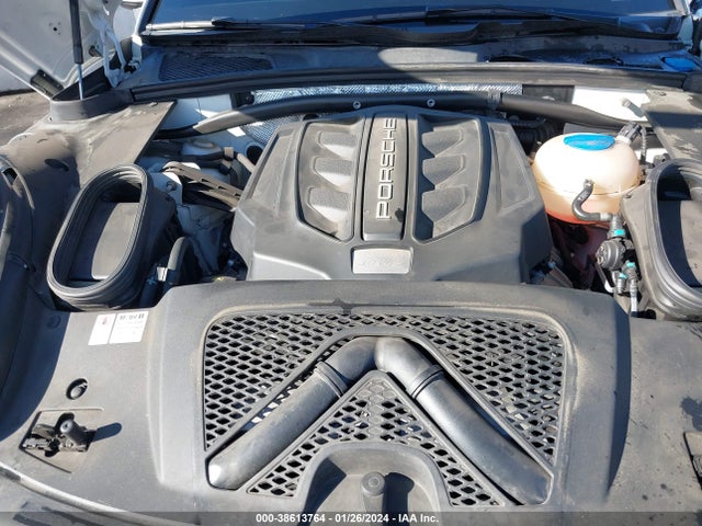 2017 PORSCHE MACAN WP1AB2A59HLB17914 Photo 9