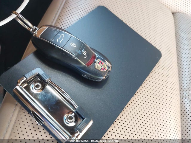 2017 PORSCHE MACAN WP1AB2A59HLB17914 Photo 10