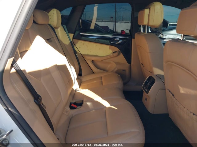 2017 PORSCHE MACAN WP1AB2A59HLB17914 Photo 7