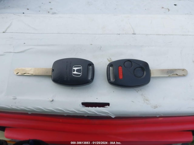 2006 HONDA PILOT EX VIN: 2HKYF18426H531002